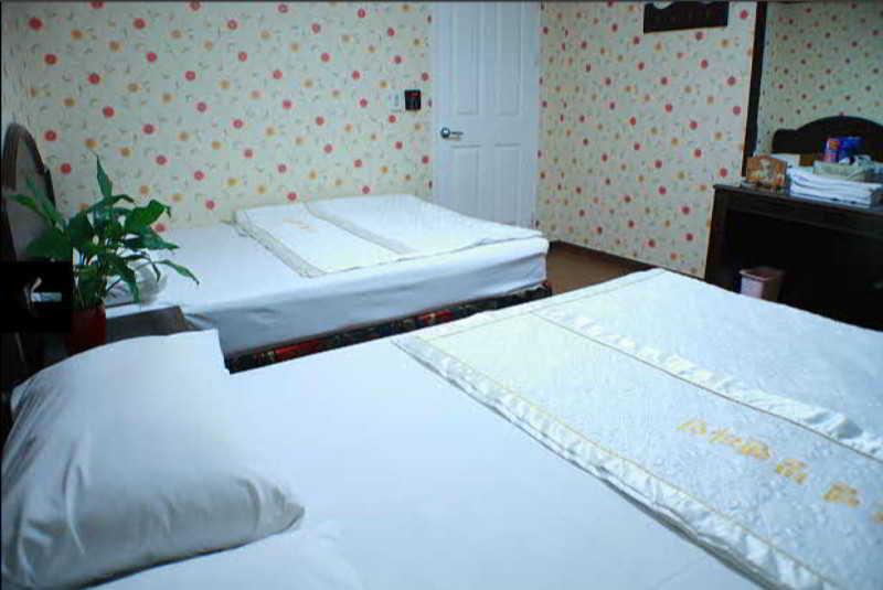 Hotel Valentine Кьонджу Екстер'єр фото
