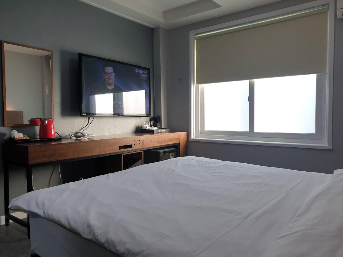 Hotel Valentine Кьонджу Екстер'єр фото