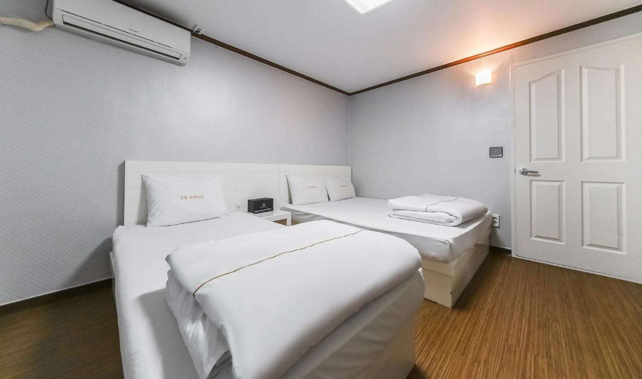 Hotel Valentine Кьонджу Екстер'єр фото