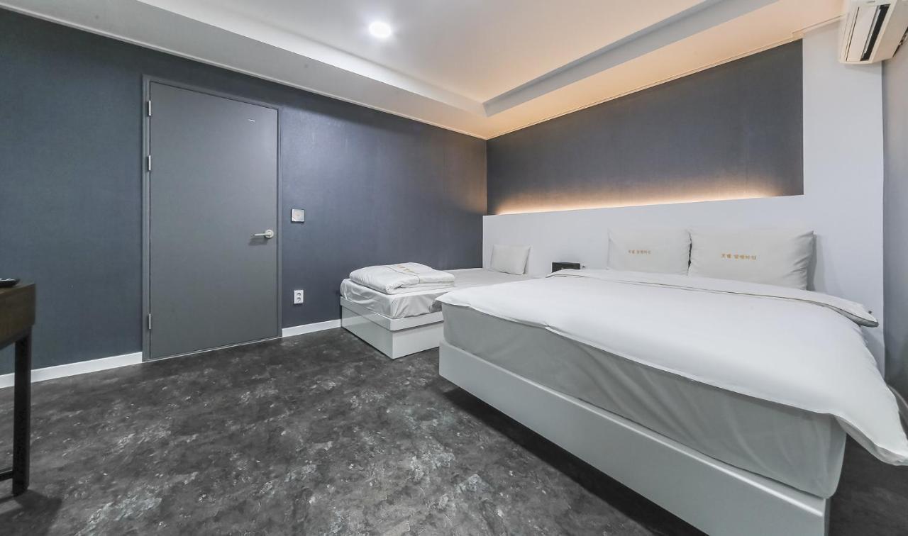 Hotel Valentine Кьонджу Екстер'єр фото